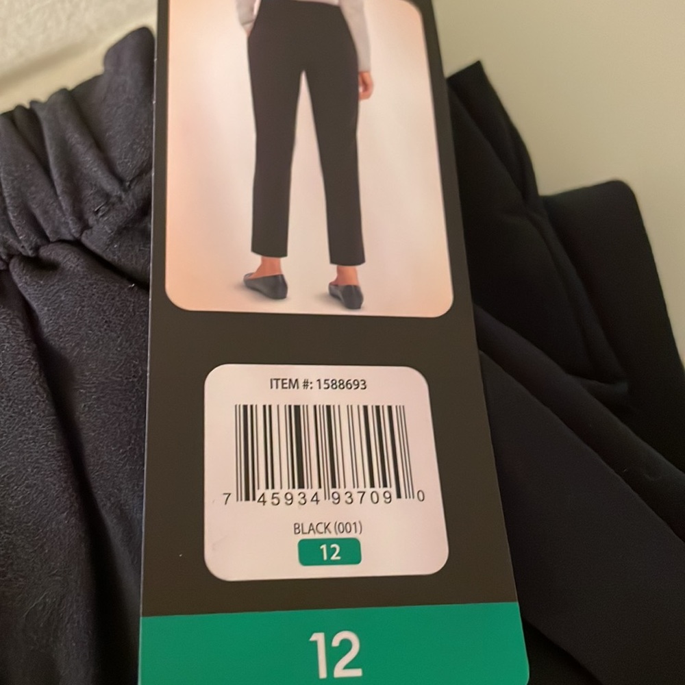 Banana republic NWT Black straight leg pull on pants size 12